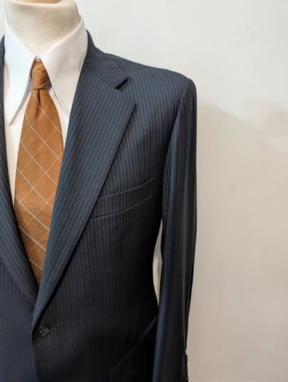 Fantastischer Nadelstreifenanzug aus Wolle