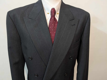 Magnifique costume croisé pinstripe en laine