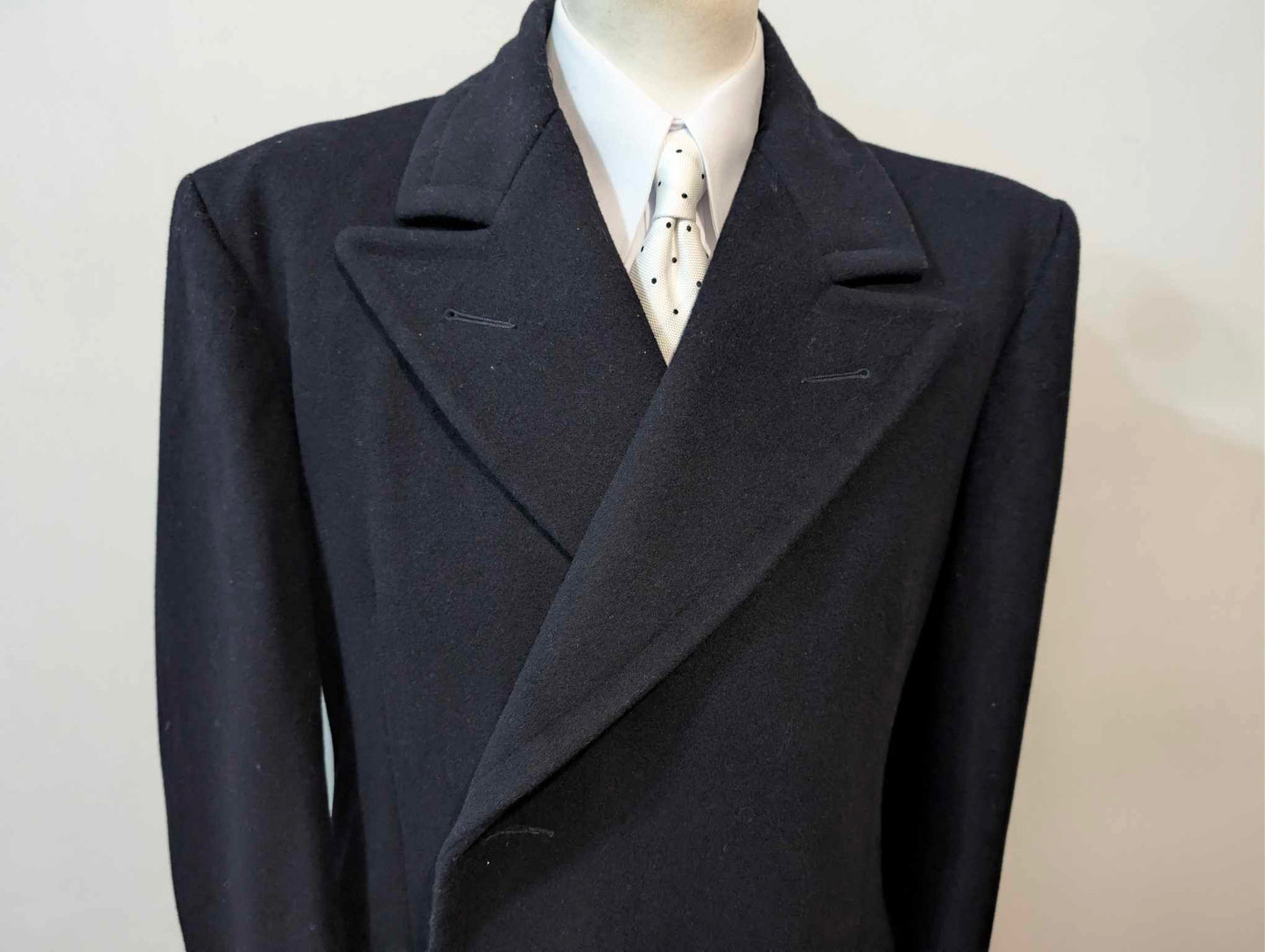 Robuste manteau croisé bleu marine en laine