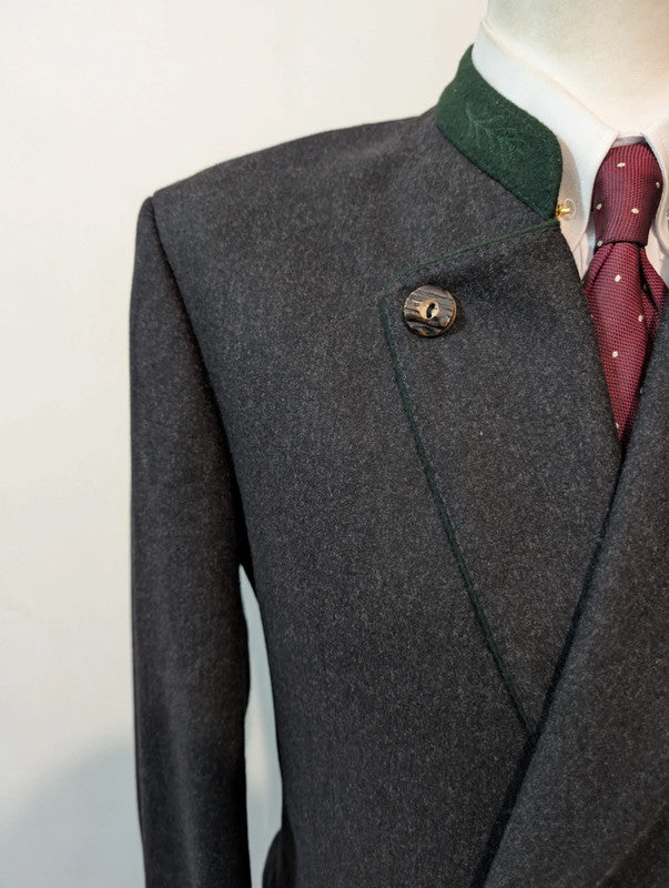 Magnifique costume autrichien en flanelle lourde