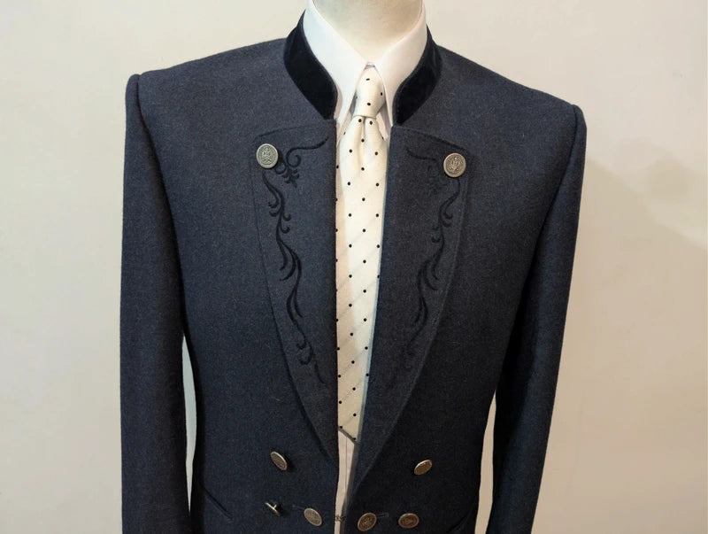 Fabelhafter österreichischer marineblauer Anzug aus schwerem Flanell
