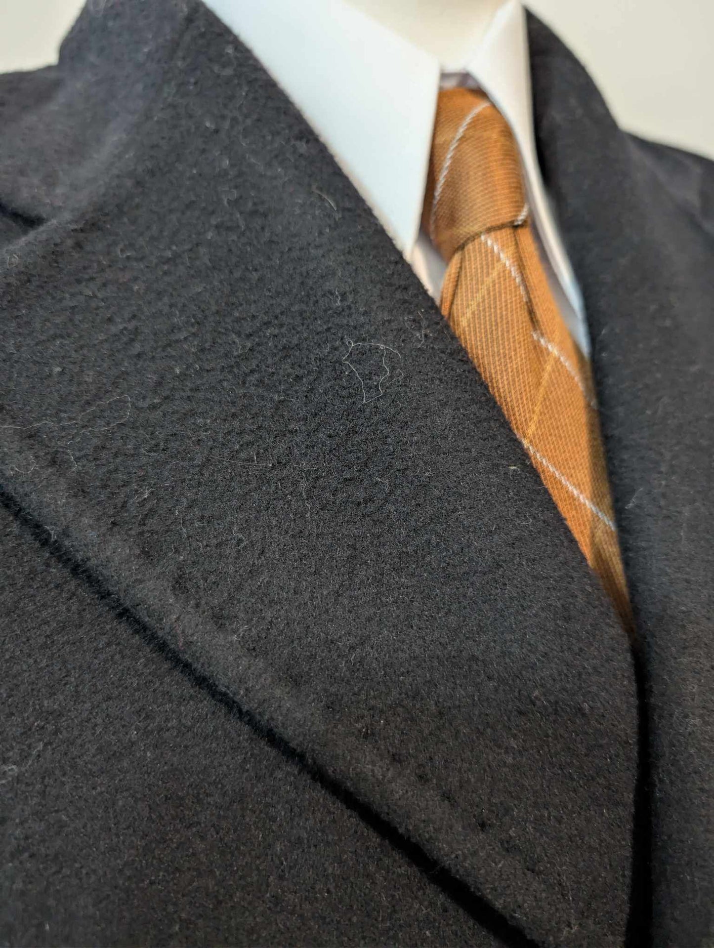 Élégant manteau noir en laine