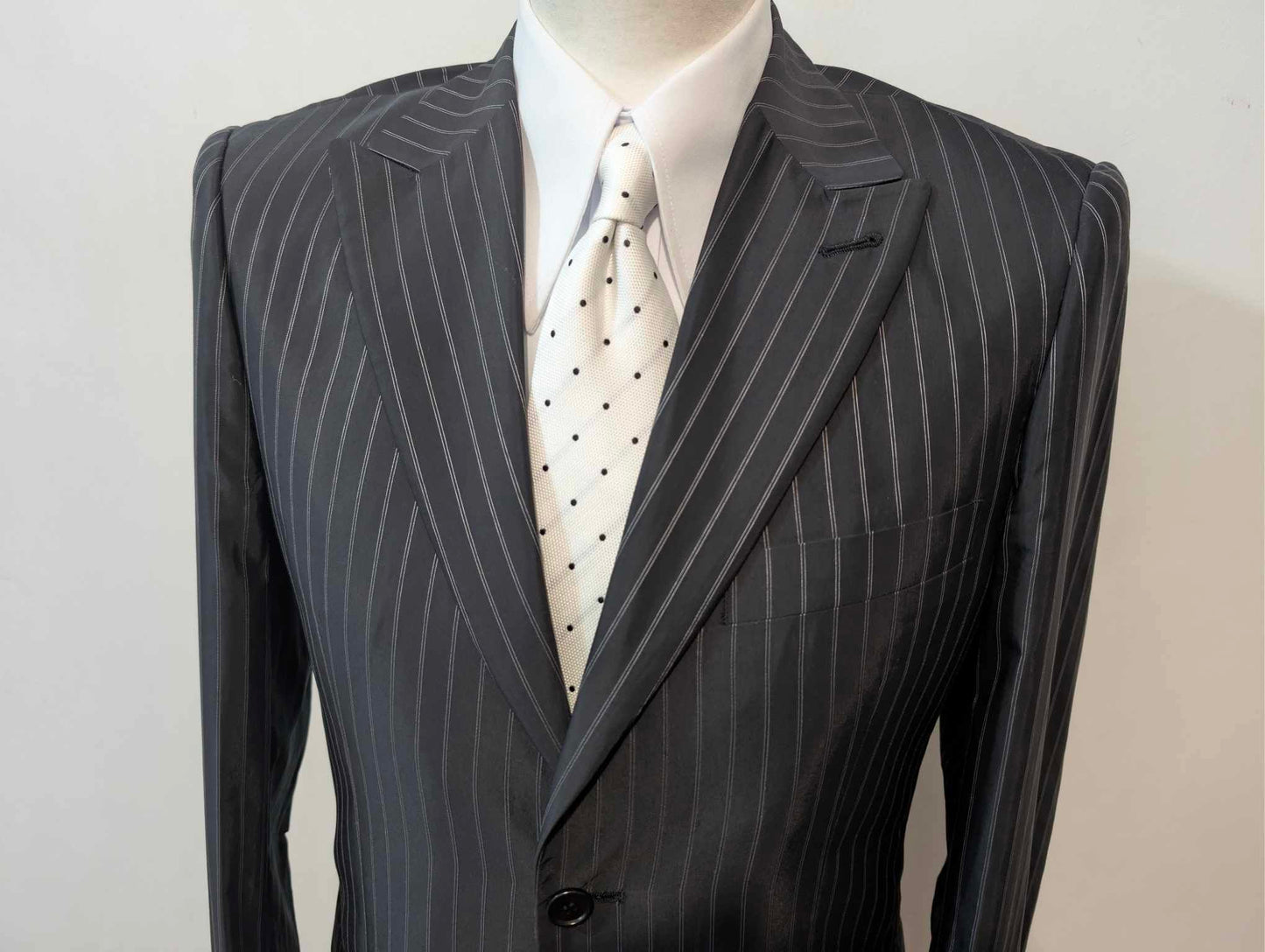 Niedliches Baumwoll-Nadelstreifenkostüm