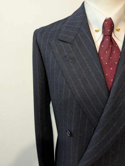Légendaire costume croisé chalkstripe en flanelle de laine