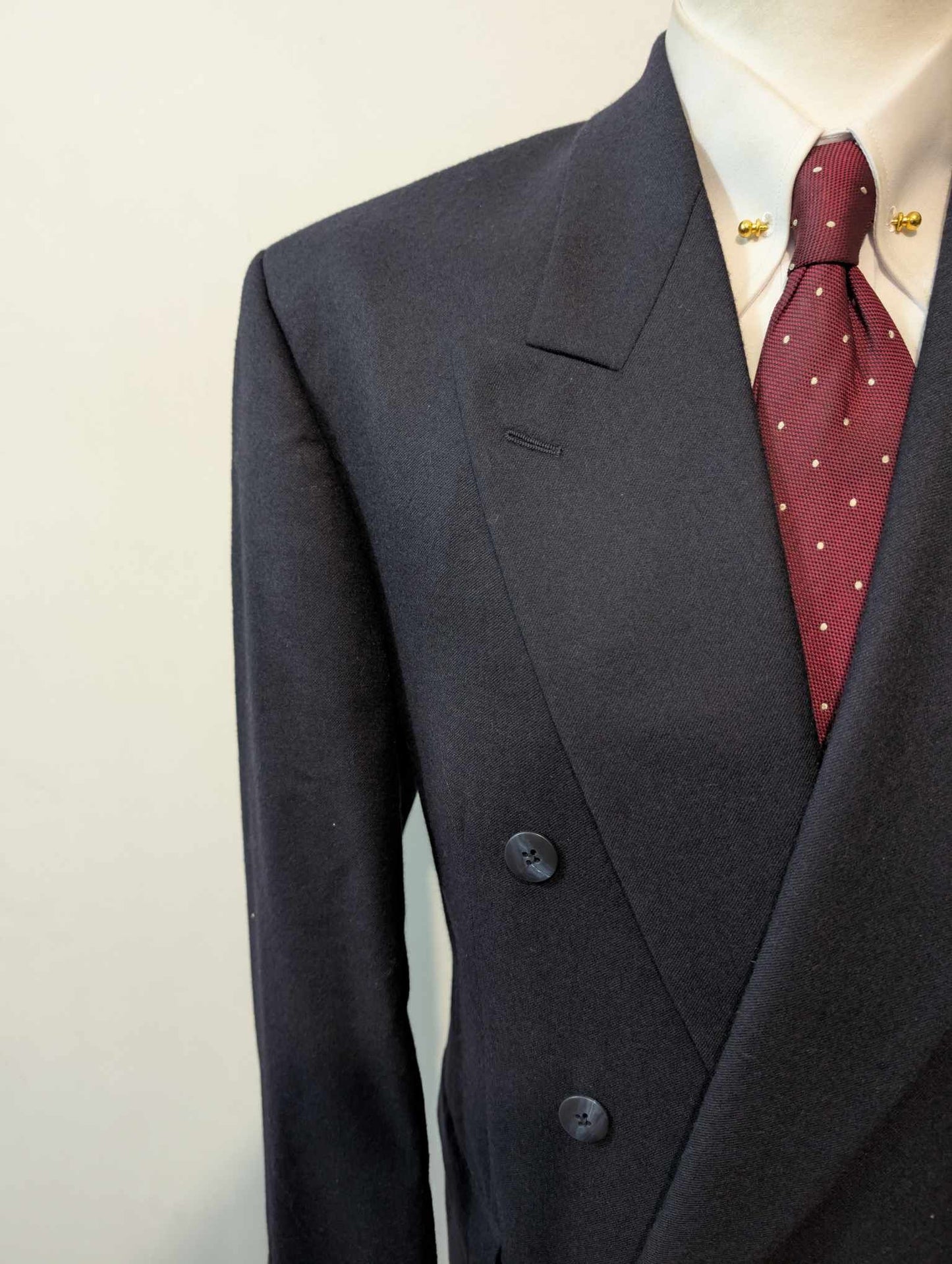 Élégant costume croisé bleu marine en flanelle de laine