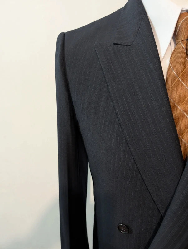 Eleganter Nadelstreifen-Zweireiher aus Wolle