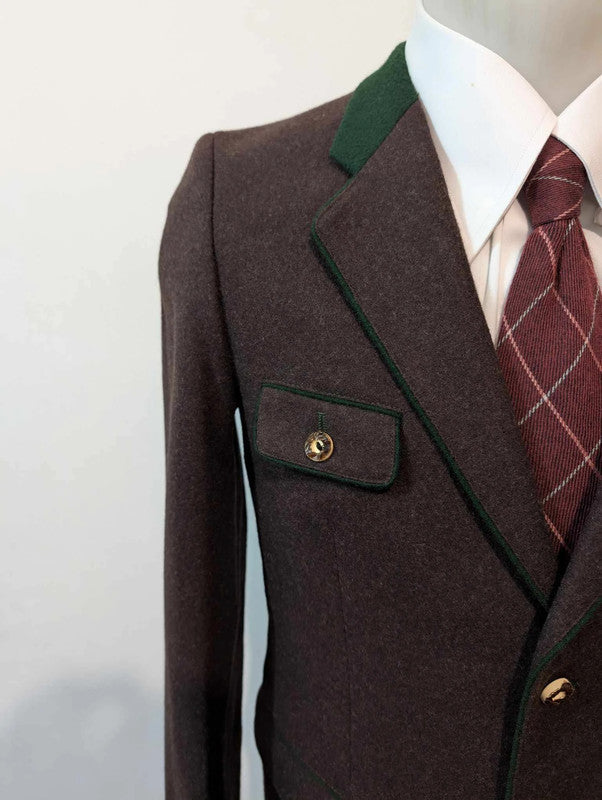 Mignon petit costume marron en flanelle