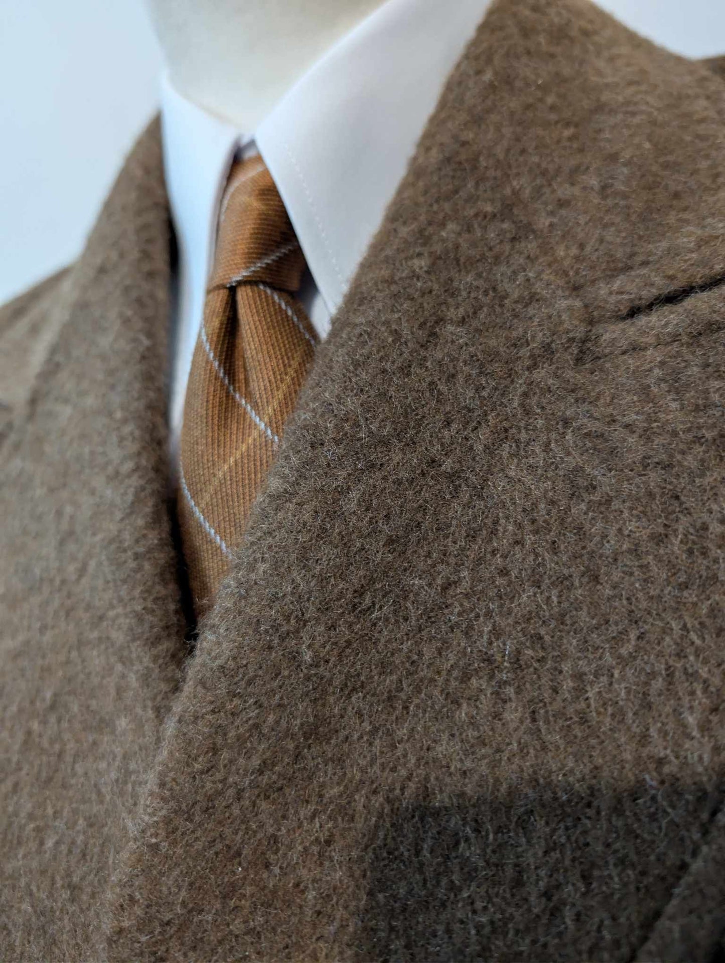 Gentil manteau croisé marron en laine