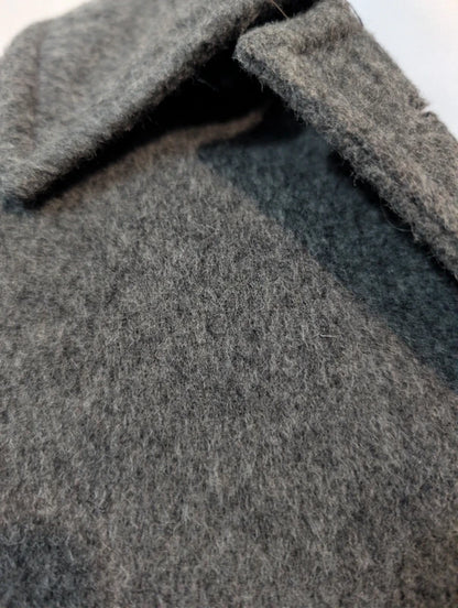 Hübscher grauer Lodenmantel für Damen