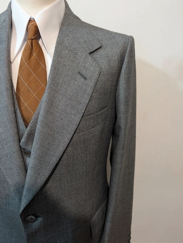 Élégant costume 3 pièces gris en laine