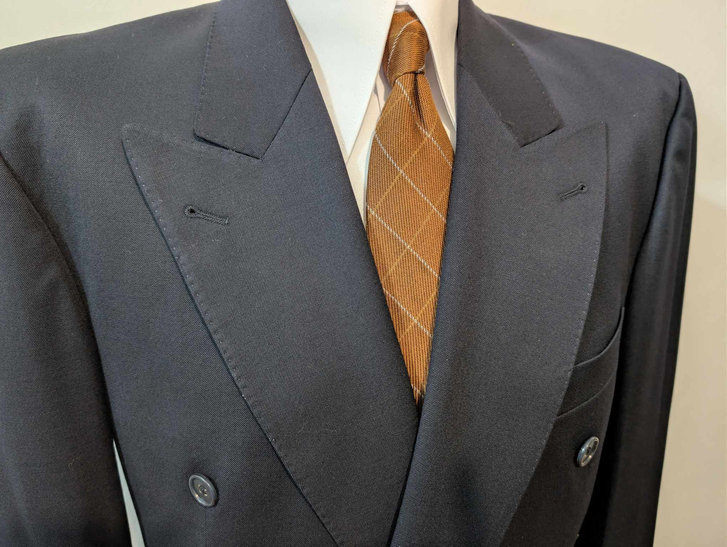 Magnifique costume croisé bleu marine