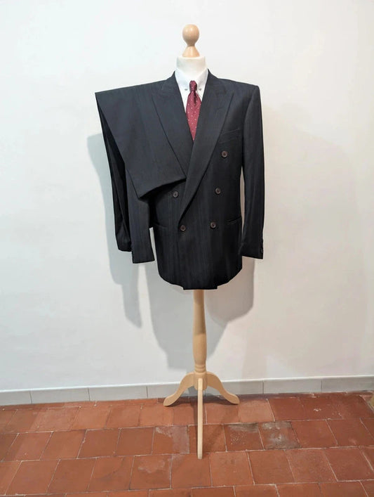 Amazing double-breasted wool suit