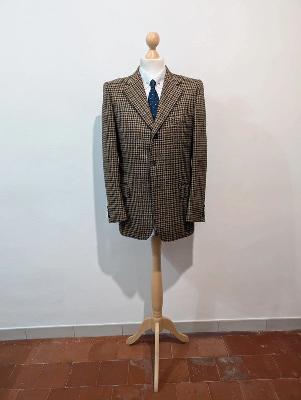 Nice brown houndstooth jacket