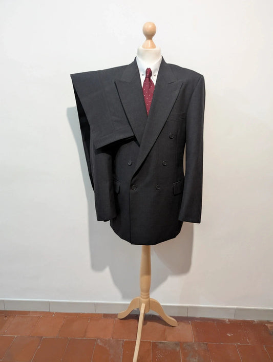 Classique costume croisé gris en laine froide