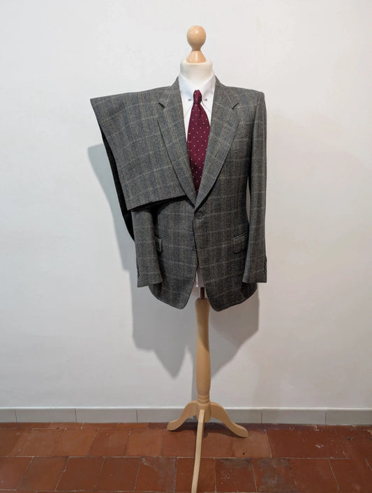 Formidable costume gris à carreaux en flanelle