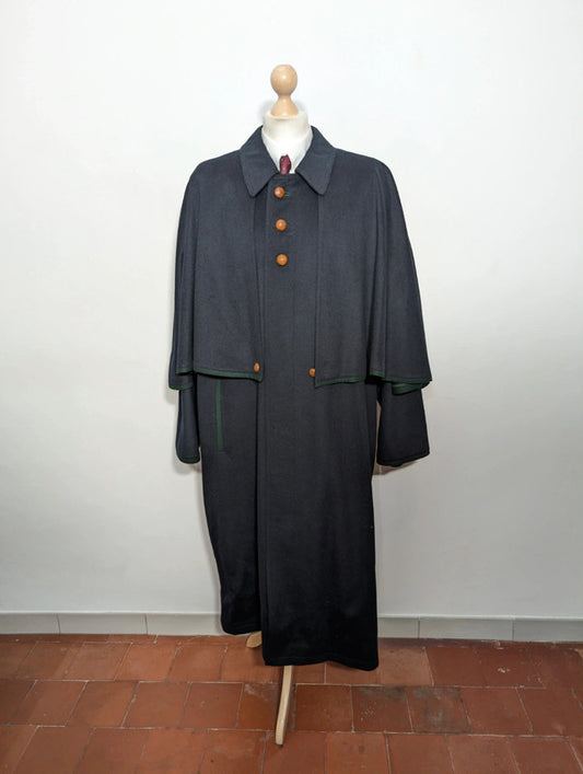 Incroyable manteau pèlerine en laine