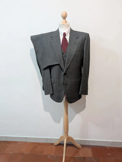 Élégant costume 3 piece gris en laine