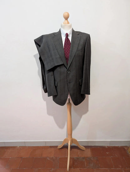 Gentil costume gris a carreaux en laine légère