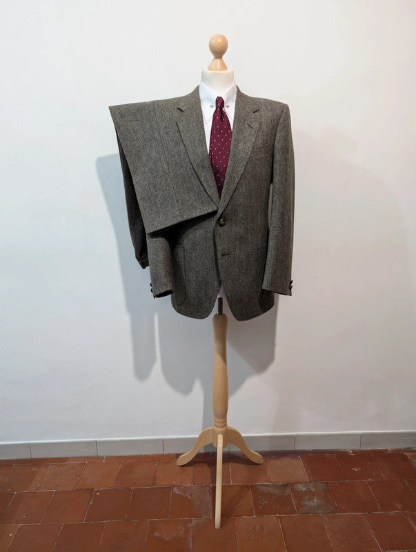 Splendid gray brown tweed suit