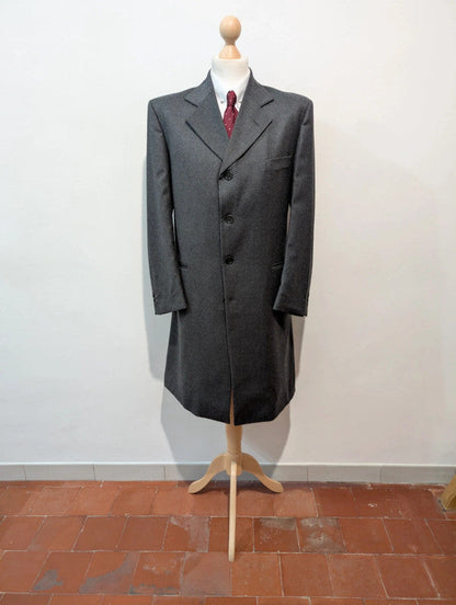 Classique manteau gris en flanelle