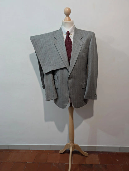 Légendaire costume gris en flanelle de laine