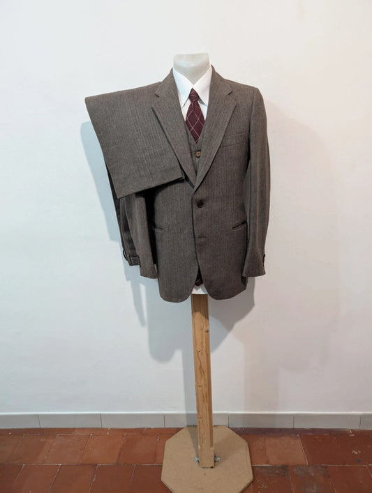 Gentil costume 3 pièces marron en flanelle