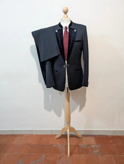 Élégant costume autrichien en laine
