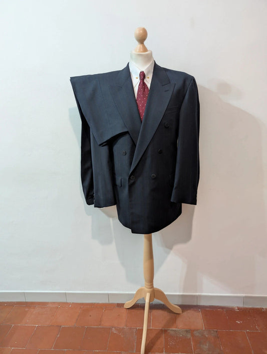 Élégant costume croisé pinstripe en laine