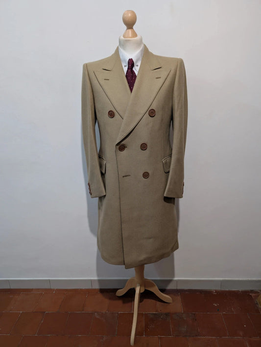 Extraordinary cream beige wool double-breasted coat