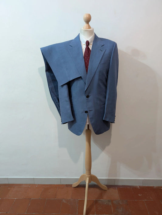 Lumineux costume bleu en lin