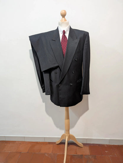 Élégant costume croisé gris en laine
