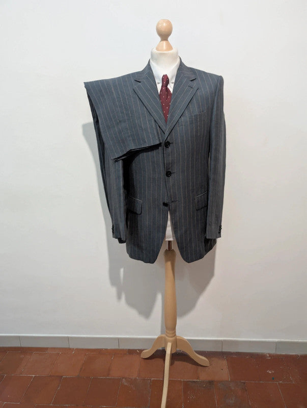 Redoutable costume pinstripe en lin