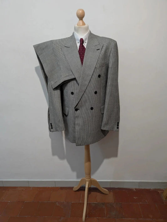 Original costume croisé en pied de poule