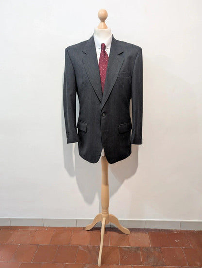Élégant costume pinstripe en flanelle