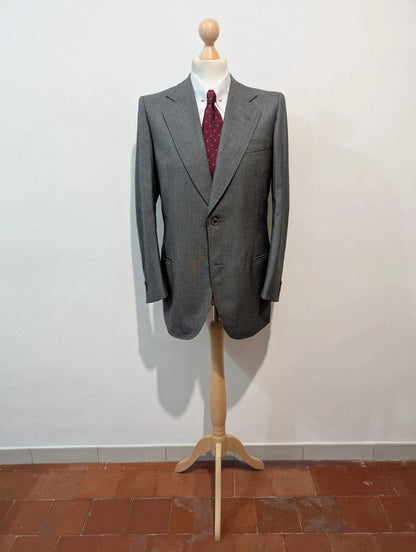 Sympathique costume gris bespoke