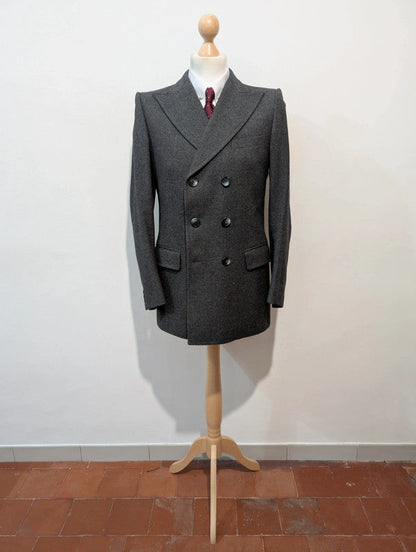 Légendaire costume croisé gris en flanelle lourde
