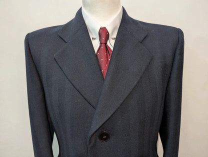 Classique manteau bleu marine en laine