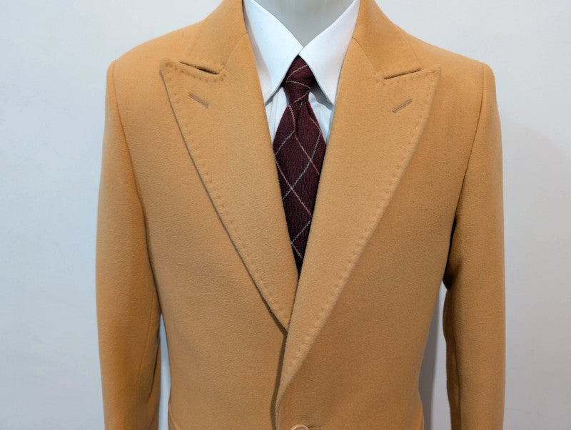 Chanceux manteau orange dorée en laine