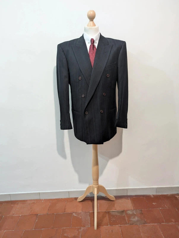 Amazing double-breasted wool suit