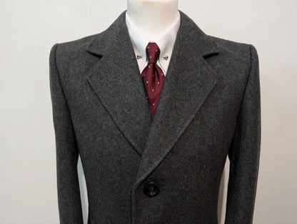 Mignon manteau gris en laine lourde