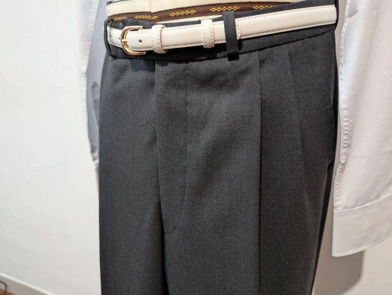 Élégant pantalon gris en laine