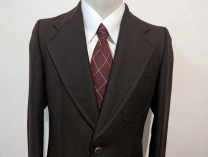 Gentille veste marron en laine