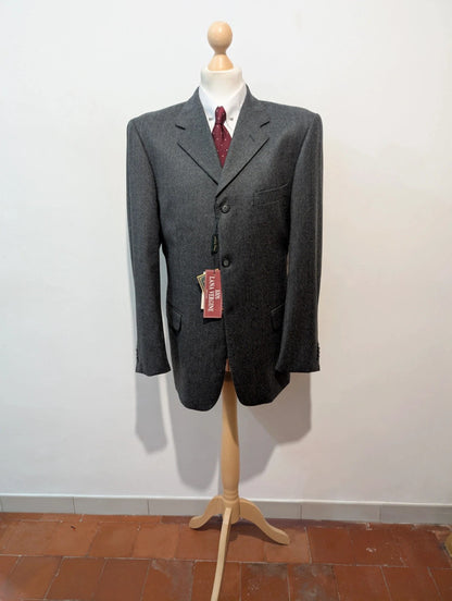 Incroyable costume gris en flanelle lourde