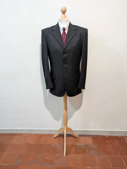 Incroyable costume gris en flanelle lourde