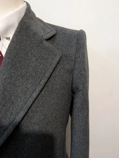 Éclatant manteau gris en laine lourde