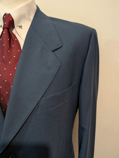 Parfait costume bleu en laine