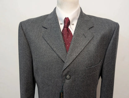 Incroyable costume gris en flanelle lourde