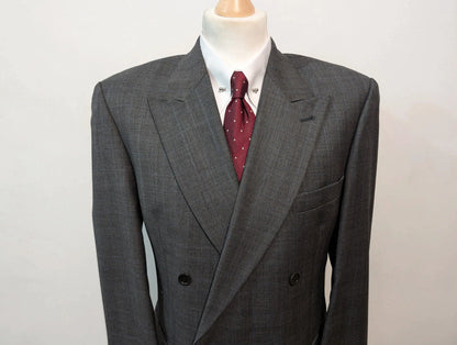 Sympathique costume croisé en laine