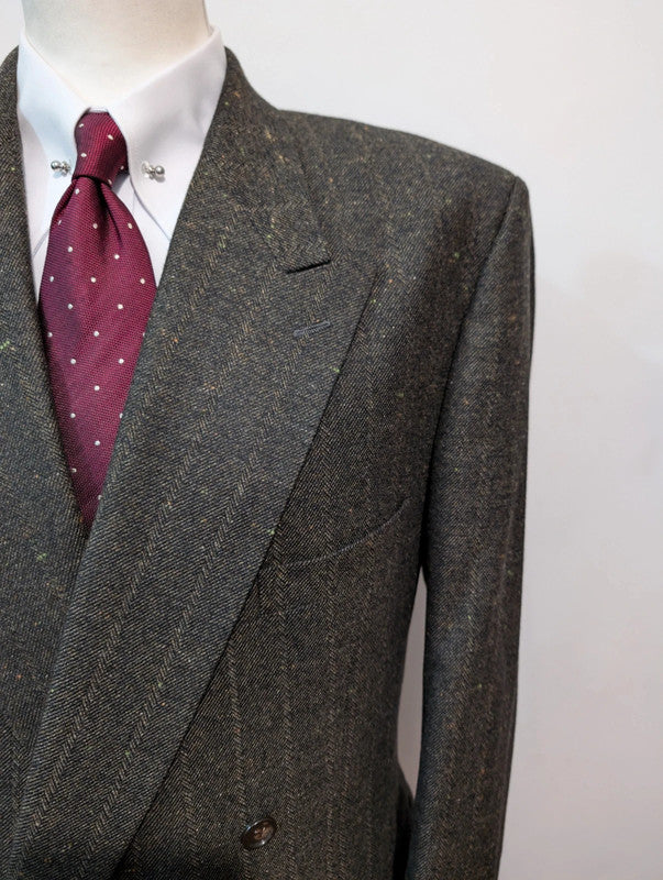 Spectacular double-breasted suit in Donegale tweed