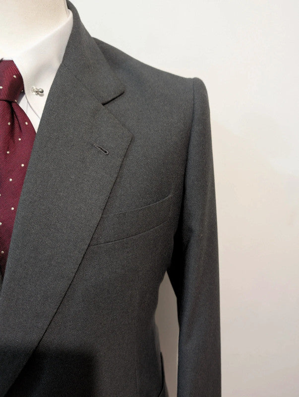 Flamboyant costume gris bespoke